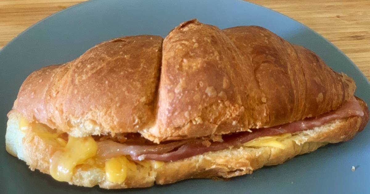 Prosciutto and Cheese Croissant Recipe by Khets Cookpad