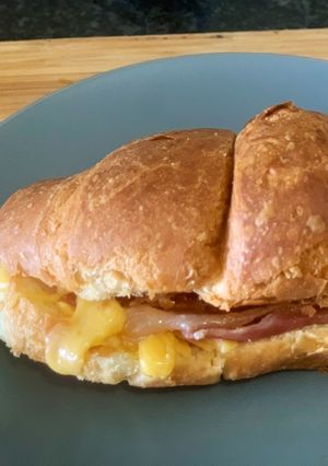 A picture of Prosciutto and Cheese Croissant.