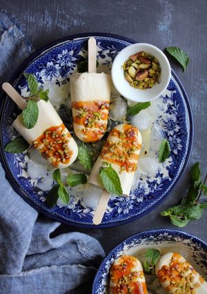 A picture of Mishti doi popsicles.