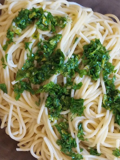 Una foto de Fideos al pesto 15'