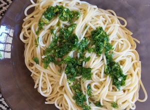 Una foto de Fideos al pesto 15'