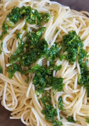 Una foto de Fideos al pesto 15'