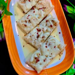 A picture of Garlic cheese bread.