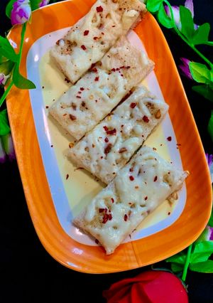 A picture of Garlic cheese bread.