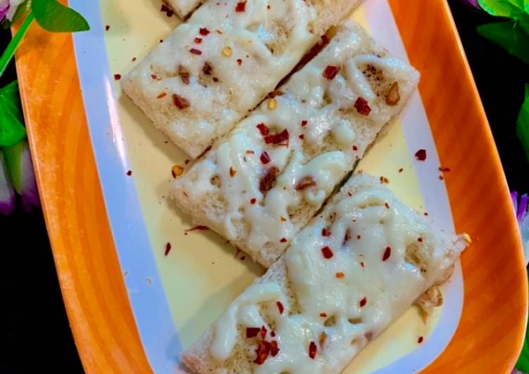 Recipe of Award-winning Garlic cheese bread