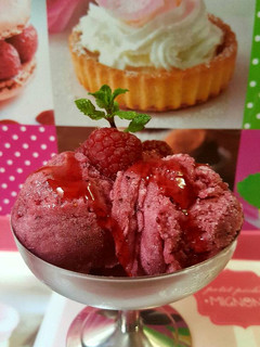 Una foto de Helado vegano, frutos del bosque