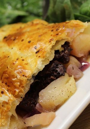 Une photo de Feuilleté au boudin et aux pommes