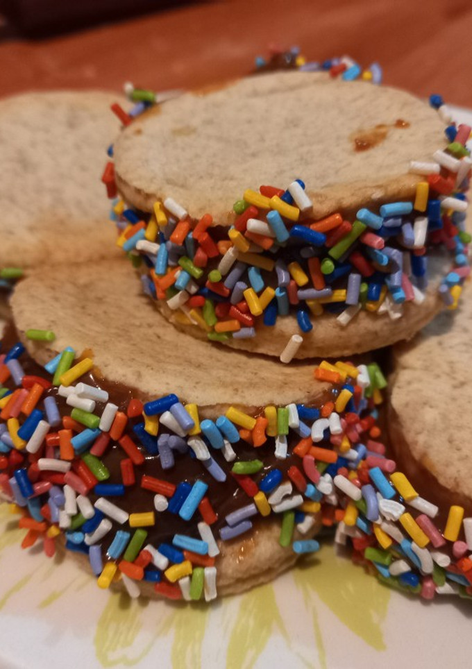 Una foto de Alfajores de maicena y harina integral