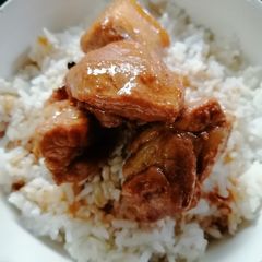 A picture of Pork Adobo.