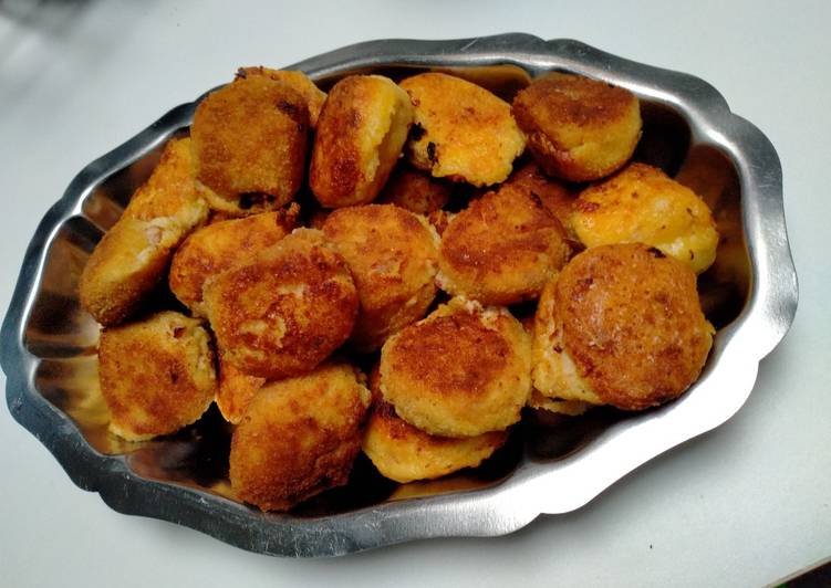 La façon simple de faire des recettes Croquettes apéritives pomme de terre et pancetta à la maison