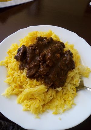 A picture of Tumeric rice and beef.