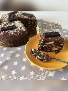 Una foto de Tarta de chocolate_galletas & nueces macadamia 🍪