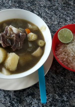 Una foto de Sopa de costilla de res