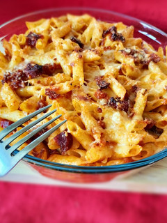Una foto de Macarrones gratinados con queso y chorizo sabor Tex-mex