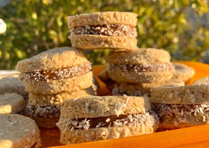 Alfajores de avena y coco con dulce de leche❗️ Receta de Melany Cisneros- Cookpad