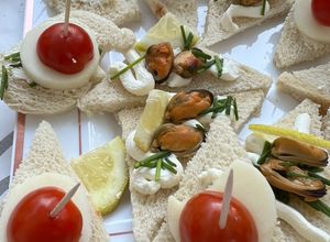 Una foto de Canapés de choritos