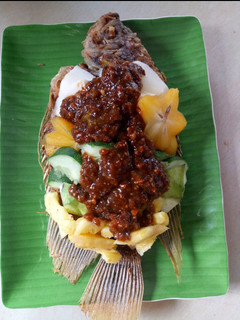 Foto resep Gurame goreng rujak buah