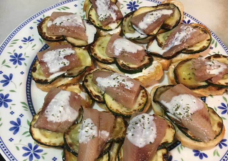 Tapa de calabacín con sardina de Santoña