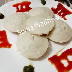 A picture of Plain Idli.