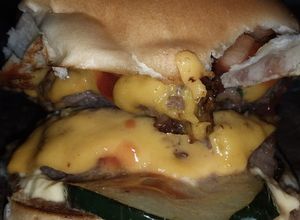 Una foto de Hamburguesa doble cuarto!!!