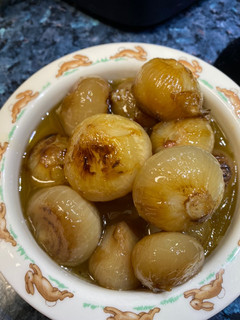 Una foto de Cebollitas francesas glaseadas en Crock Pot