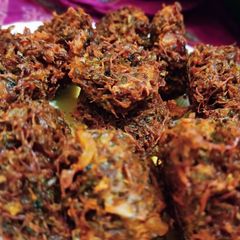 A picture of Noni saag bhajiya.