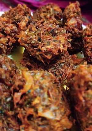 A picture of Noni saag bhajiya.
