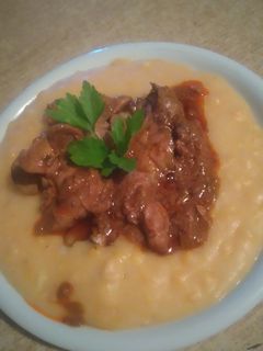 Csípős csirkemáj, sárgaborsó főzelék ágyon 😉 recept fotója