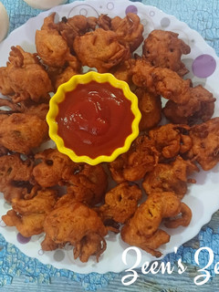 A picture of White Onion Fritters.