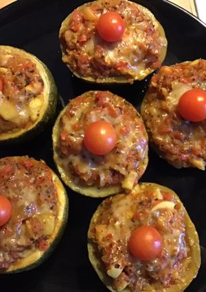 Une photo de Courgettes en cocotte farcies tomates et poivrons