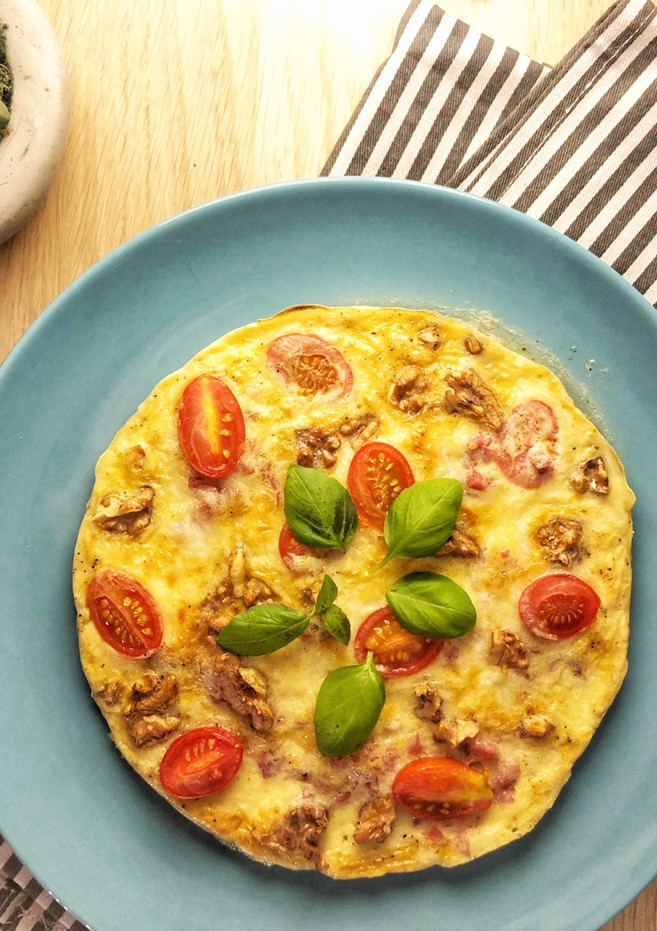 Una foto de Mini frittata de jamón serrano y nueces