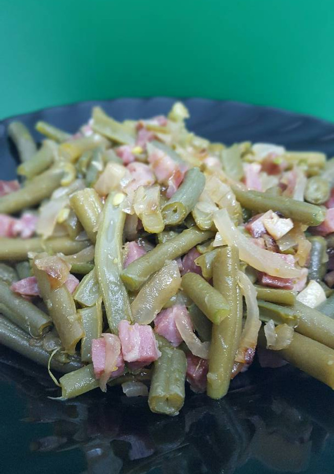 Una foto de Judías verdes con cebolla y jamón