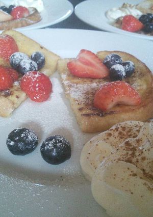 A picture of French Toast with Berries.