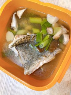 蒜苗龍膽石斑魚湯 的食譜成品照片