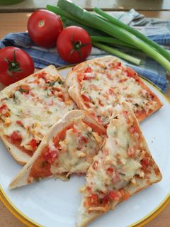 Foto resep Roti tawar pizza ayam tomat mozzarela