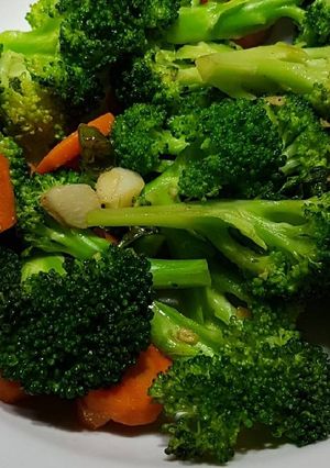 Foto resep Cah Brokoli Wortel Bawang Putih