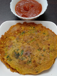 પાલક ચીલા (Palak Chila Recipe In Gujarati) રેસીપી મુખ્ય ફોટો