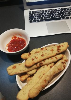 Una foto de Palitos de ajo 💛