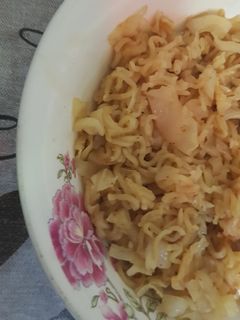 صورة لوصفة اندومي وملفوف
