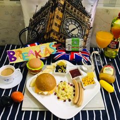 A picture of London (English breakfast).