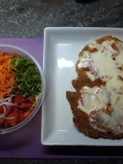 Una foto de Milanesa de berenjena ahumada a la napolitana 🍆