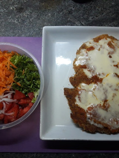 Una foto de Milanesa de berenjena ahumada a la napolitana 🍆