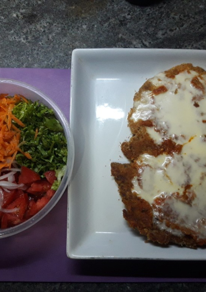 Una foto de Milanesa de berenjena ahumada a la napolitana 🍆