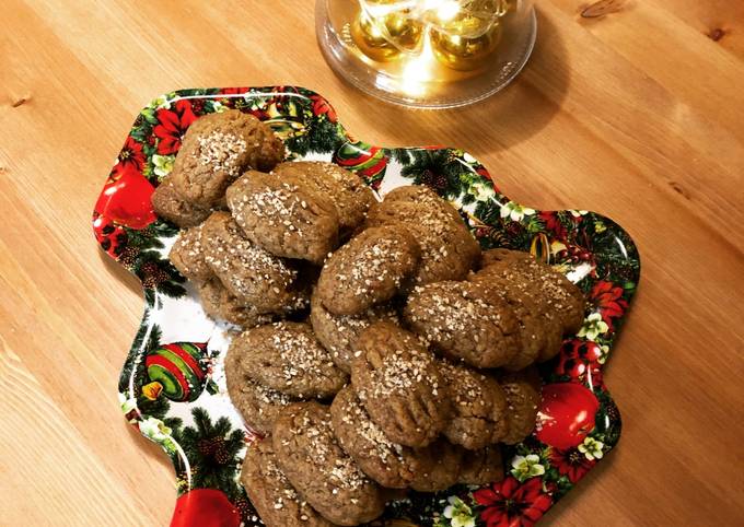Christmas cookies dipped in honey, aka melomakarona