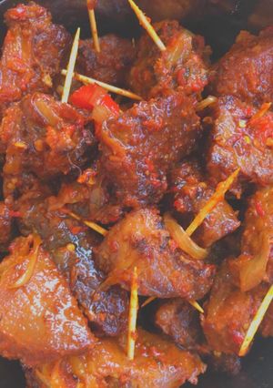 A picture of Peppered meat.