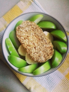A picture of Apple Banana Cereal Bowl.