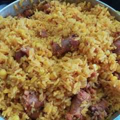 Una foto de Locrio de longaniza o chorizo