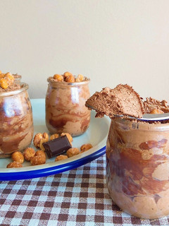 Una foto de Mousse de cacahuete y chocolate