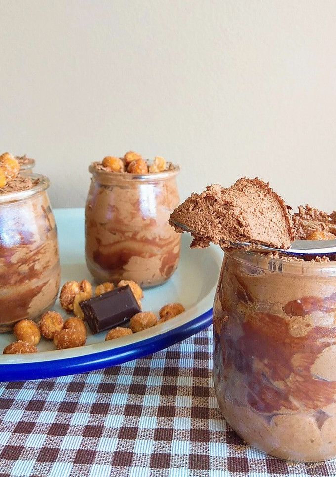 Una foto de Mousse de cacahuete y chocolate