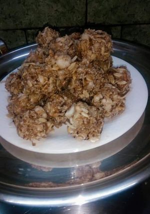 A picture of Mawe ke laddoo.